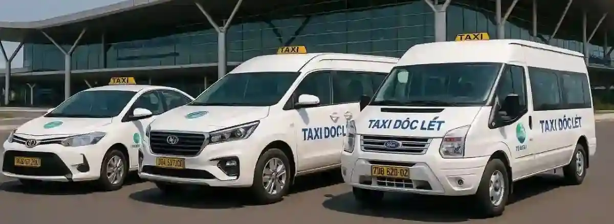 Taxi Xanh Dốc Lết đón khách tại bãi biển Dốc Lết